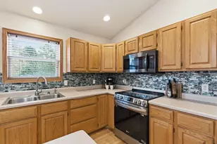 706 Amnicon Trail, Madison, WI 53718 - Photo 3