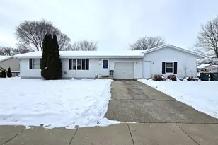 1508 Endl Blvd/501 Nadig Ct, Fort Atkinson, WI 53538 - Photo 17