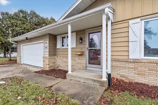 1240 Boynton Ct, Janesville, WI 53545 - Photo 5