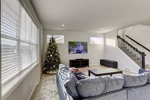 9635 Tawny Acorn Dr, Verona, WI 53593 - Photo 3