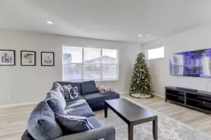 9635 Tawny Acorn Dr, Verona, WI 53593 - Photo 5