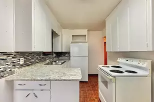 702 E 8th Ave, Brodhead, WI 53520 - Photo 3