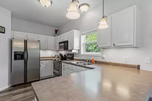 6110 Sandstone Dr, Madison, WI 53719 - Photo 17