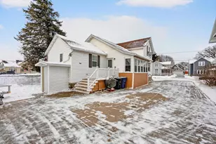 427 W 12th Ave, Oshkosh, WI 54902 - Photo 5