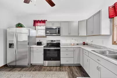 427 W 12th Avenue, Oshkosh, WI 54902 - Photo 27