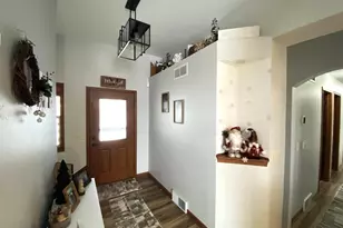 412 Vista Cir, Columbus, WI 53925 - Photo 13