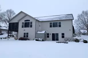 412 Vista Cir, Columbus, WI 53925 - Photo 9