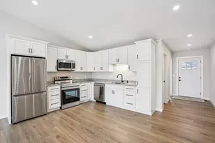 2463 Russell Ct, Reedsburg, WI 53959 - Photo 9