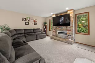 W8784 Eagle Rd, Beaver Dam, WI 53916 - Photo 15