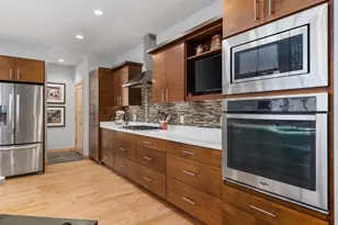 5621 Nutone St, Fitchburg, WI 53711 - Photo 9