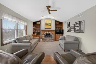 2925 Maple Run Dr, Madison, WI 53719 - Photo 5