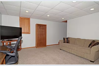 810 N High Street, Fort Atkinson, WI 53538 - Photo 29