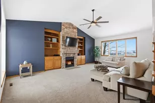 925 Lexington Way, Waunakee, WI 53597 - Photo 9