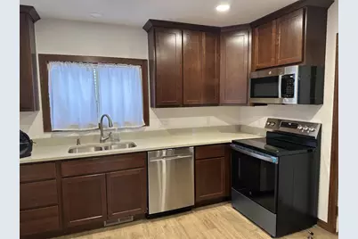 325 W Maple Avenue, Beaver Dam, WI 53916 - Photo 7