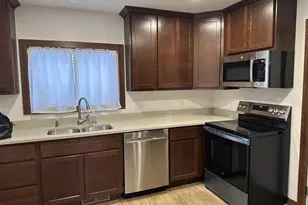 325 W Maple Ave, Beaver Dam, WI 53916 - Photo 7