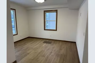 325 W Maple Avenue, Beaver Dam, WI 53916 - Photo 5