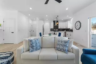 5614 Glorious Dr, Madison, WI 53718 - Photo 5