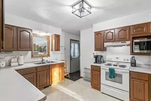 709 DeWitt St, Portage, WI 53901 - Photo 15