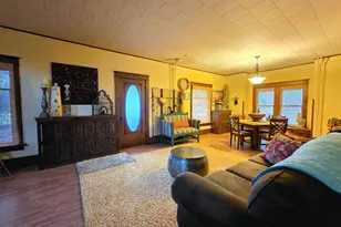 1035 Academy St, Elroy, WI 53929 - Photo 9
