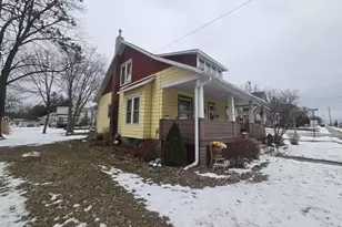 1035 Academy St, Elroy, WI 53929 - Photo 5