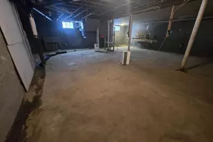 1035 Academy St, Elroy, WI 53929 - Photo 31