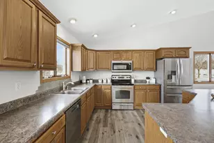 1032 Vista Ridge Dr, Mount Horeb, WI 53572 - Photo 17