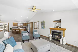 1032 Vista Ridge Dr, Mount Horeb, WI 53572 - Photo 9