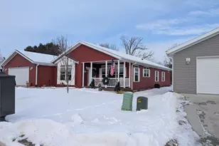 3521 Alexander Ave, Holmen, WI 54636 - Photo 1