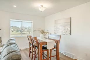 912 Oregon Parks Ave, Oregon, WI 53575 - Photo 5