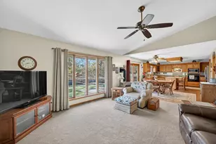 1802 Tarragon Dr, Madison, WI 53716 - Photo 7