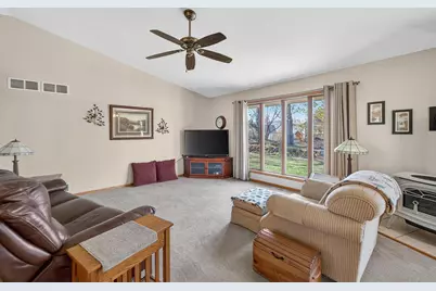 1802 Tarragon Drive, Madison, WI 53716 - Photo 5