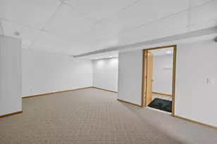 1802 Tarragon Dr, Madison, WI 53716 - Photo 33