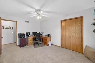 1802 Tarragon Dr, Madison, WI 53716 - Photo 27