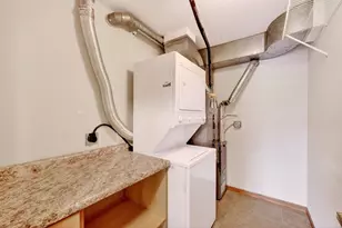 10 Kings Mill Cir, Madison, WI 53718 - Photo 27