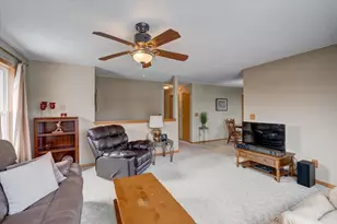 73 Debbie Dr, Janesville, WI 53536 - Photo 7