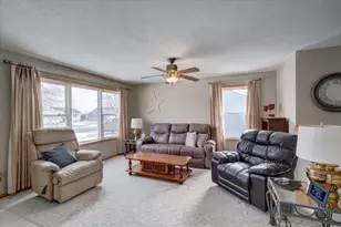 73 Debbie Dr, Janesville, WI 53536 - Photo 5