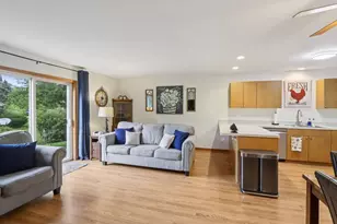 457 Bowlavard Ave, Belleville, WI 53508 - Photo 7