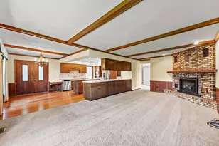 3600 N Hickory Dr, Janesville, WI 53545 - Photo 7