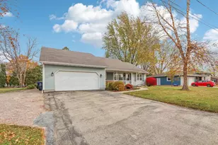 406 School St, Marshall, WI 53559 - Photo 3