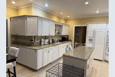 649 Roxbury Road, Rockford, IL 61107 - Photo 11