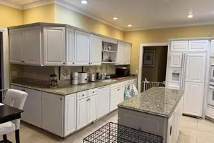 649 Roxbury Rd, Rockford, IL 61107 - Photo 11