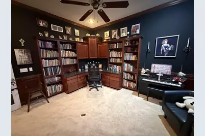 649 Roxbury Road, Rockford, IL 61107 - Photo 9