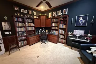 649 Roxbury Rd, Rockford, IL 61107 - Photo 9