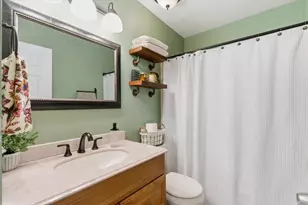 5934 Meadowood Dr, Madison, WI 53711 - Photo 17