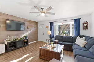 5934 Meadowood Dr, Madison, WI 53711 - Photo 9