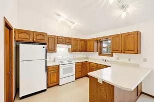 10 Wynbrook Cir, Madison, WI 53704 - Photo 5