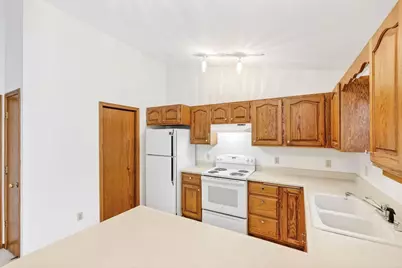 10 Wynbrook Circle, Madison, WI 53704 - Photo 7