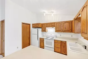 10 Wynbrook Cir, Madison, WI 53704 - Photo 7