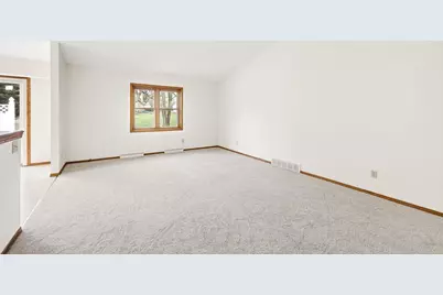 10 Wynbrook Circle, Madison, WI 53704 - Photo 3