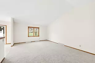 10 Wynbrook Cir, Madison, WI 53704 - Photo 3